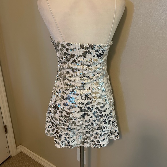 Superdown/Revolve Size XS Bryanna Sequence Dress - Picture 5 of 5